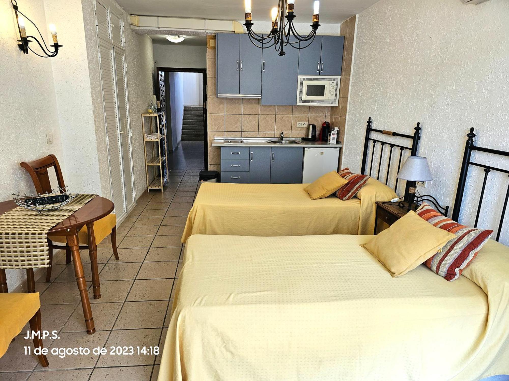 Estudio Acogedor Y Tranquilo En Zona Estupenda 丰希罗拉 外观 照片